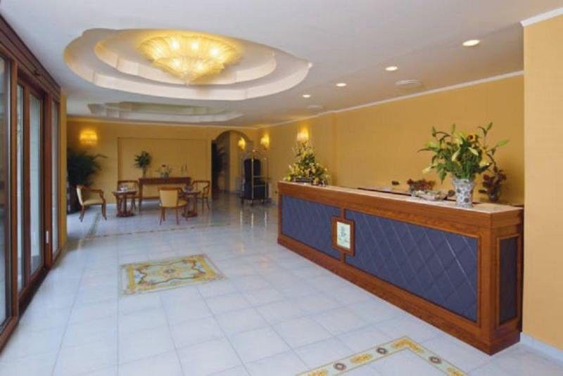 Albani Hotel 4*