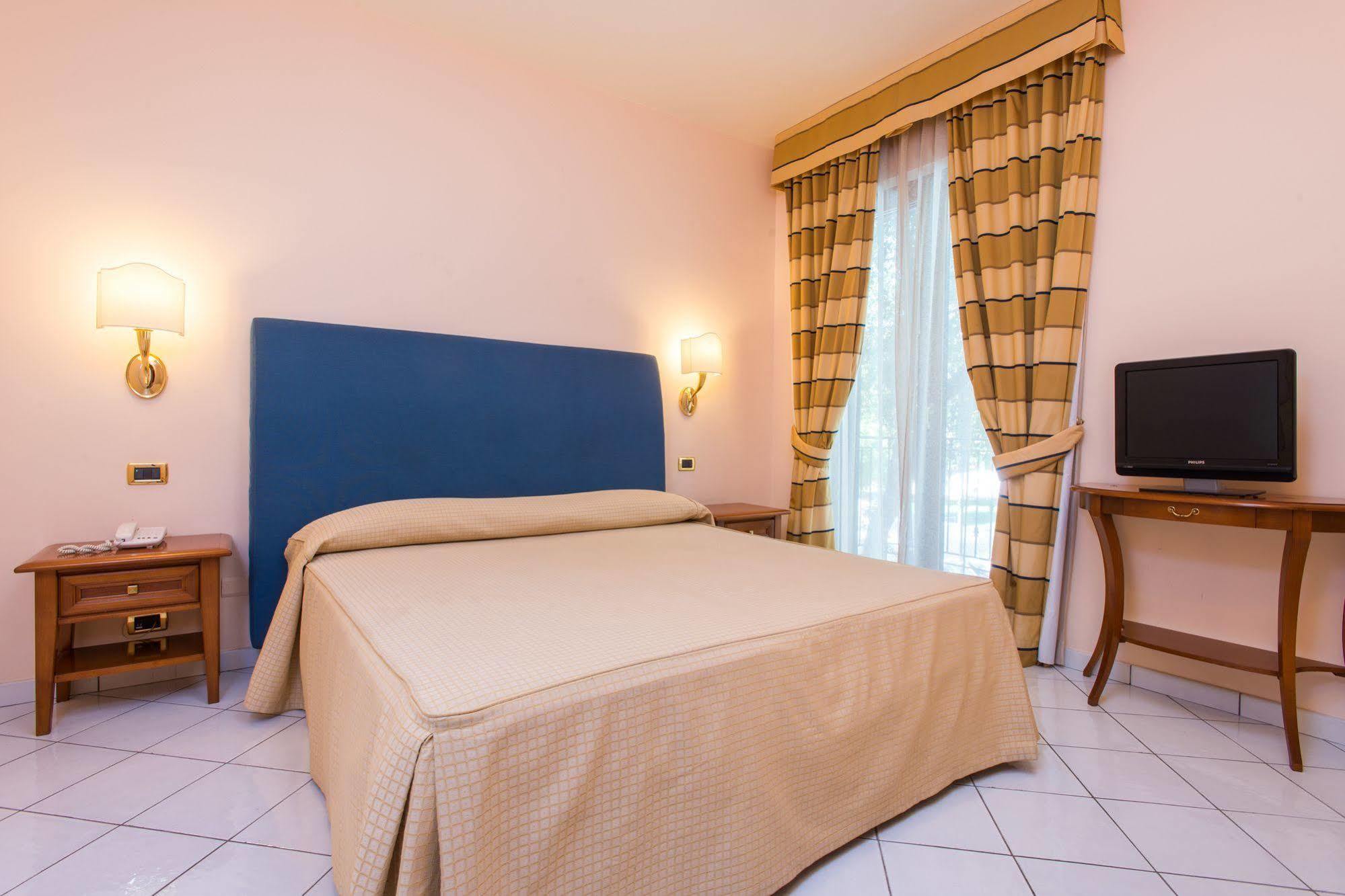 Hotel Albani 4*