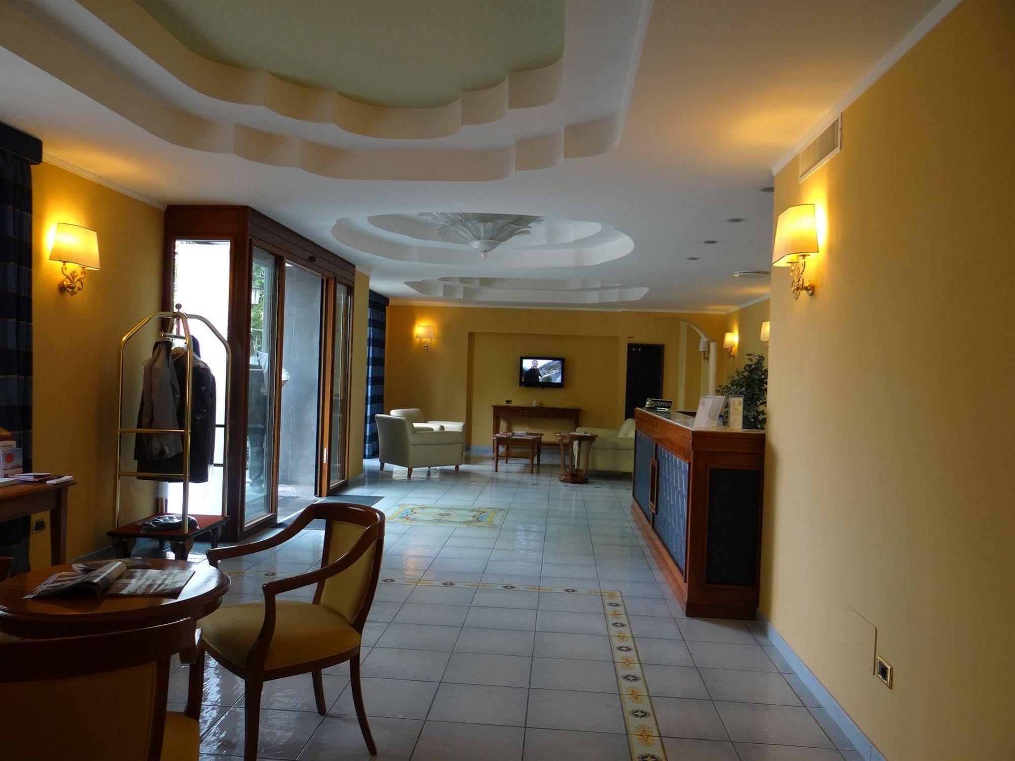 Albani 4*