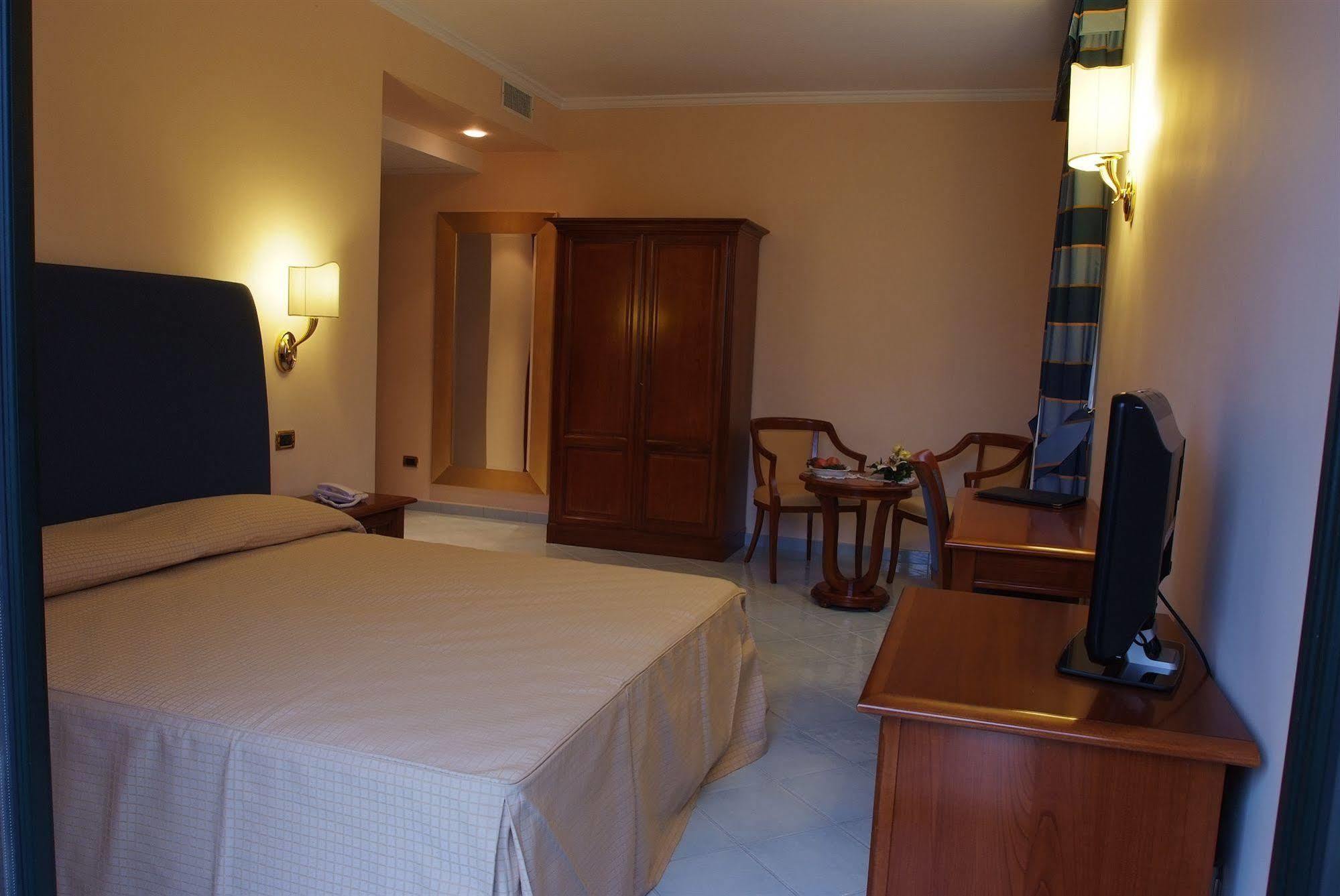 Hotel Albani 4*