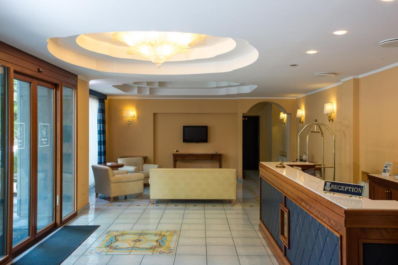 Hotel Albani